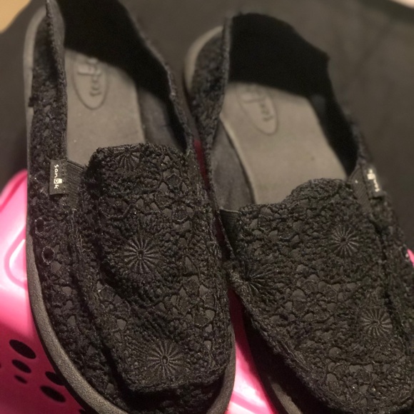sanuk donna crochet black